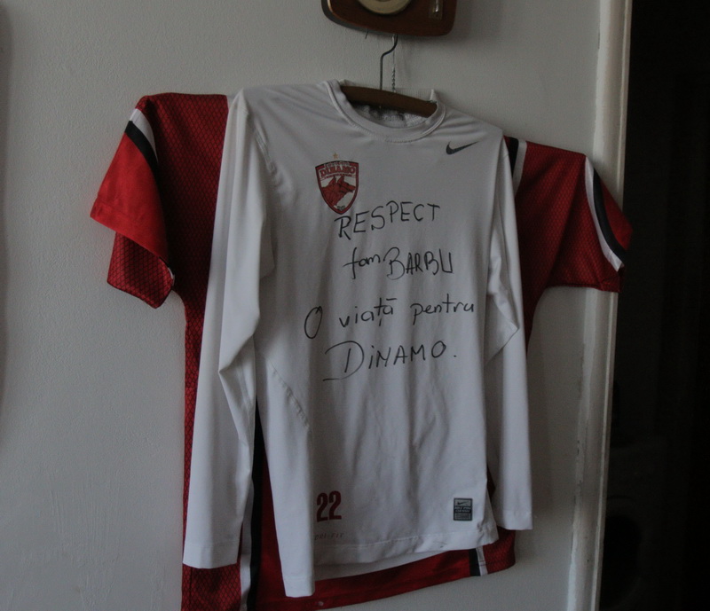 Tricoul aratat in semn de respect de Bilinski a ajuns in sufrageria familiei Barbu