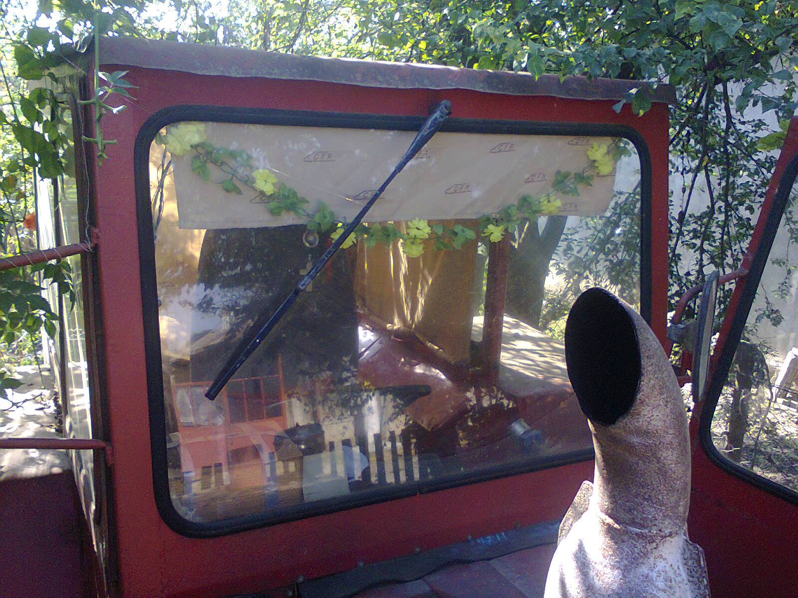 Paul Universalu a sustras perdele dintr-un tren