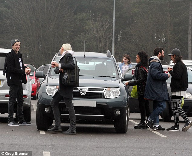 Pattison conduce Dacia Duster