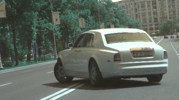 Lui Dan Diaconescu nu-i pasa de regulile de circulatie