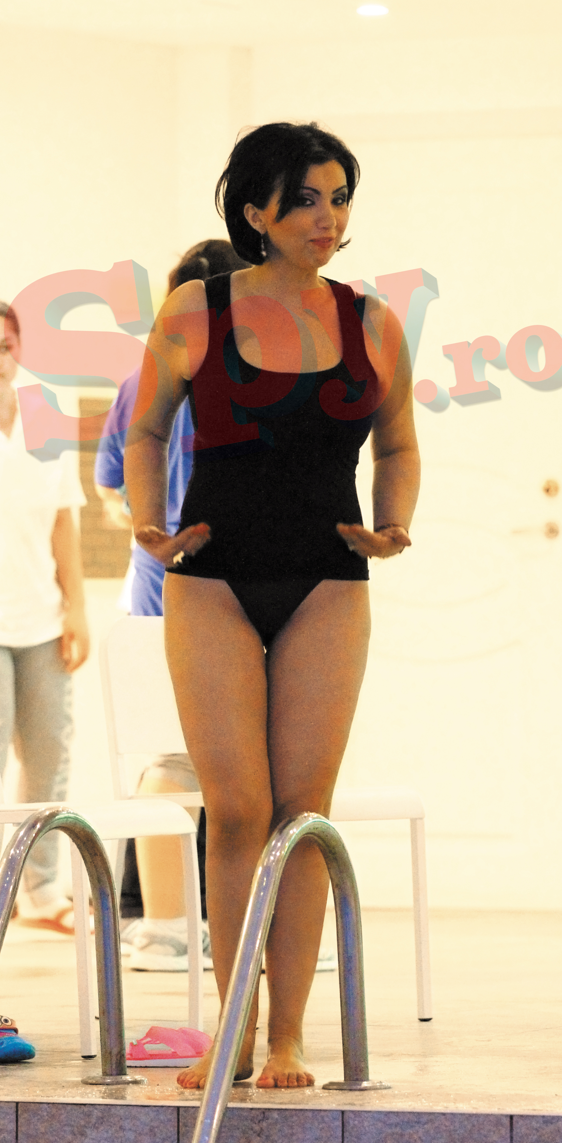 Acum, Adriana Bahmuteanu se mandreste cu silueta ei