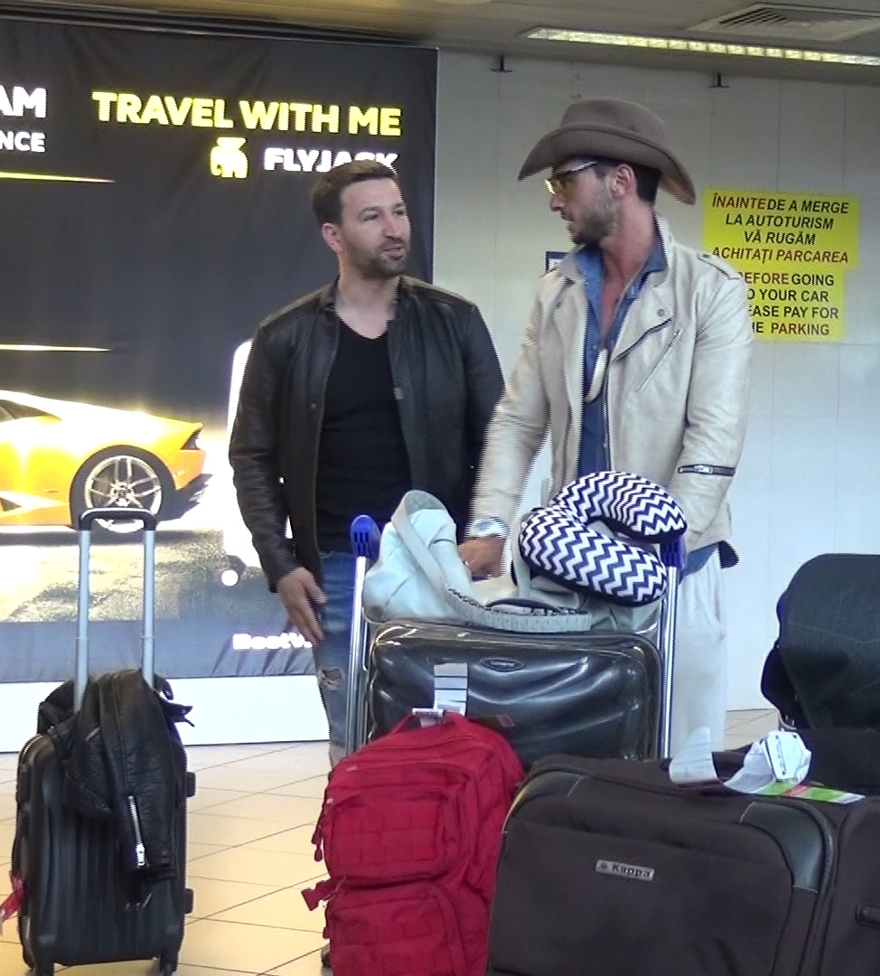 Dorian a fost asteptat de un prieten la aeroport