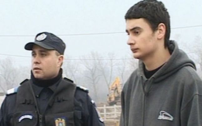 Ionut si-a ucis mama cu 38 de lovituri de cutit