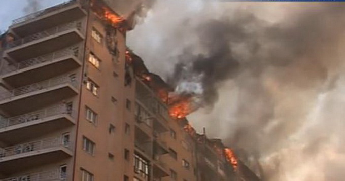 In 2012, mai multe aparatemante de la mansarda unui bloc din ansamblul rezidential detinut de fratii Negoita au luat foc