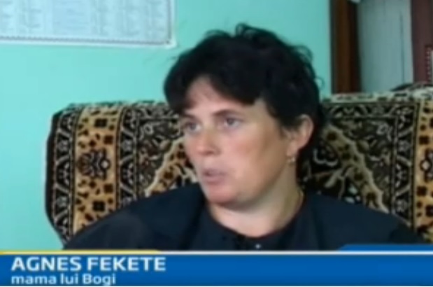 Mama fetitei rtaieste in conditii foarte grele