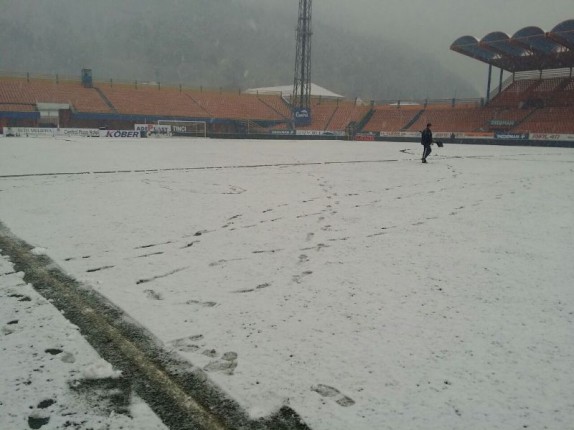 Asa arata astazi stadionul din Piatra- Neamt
