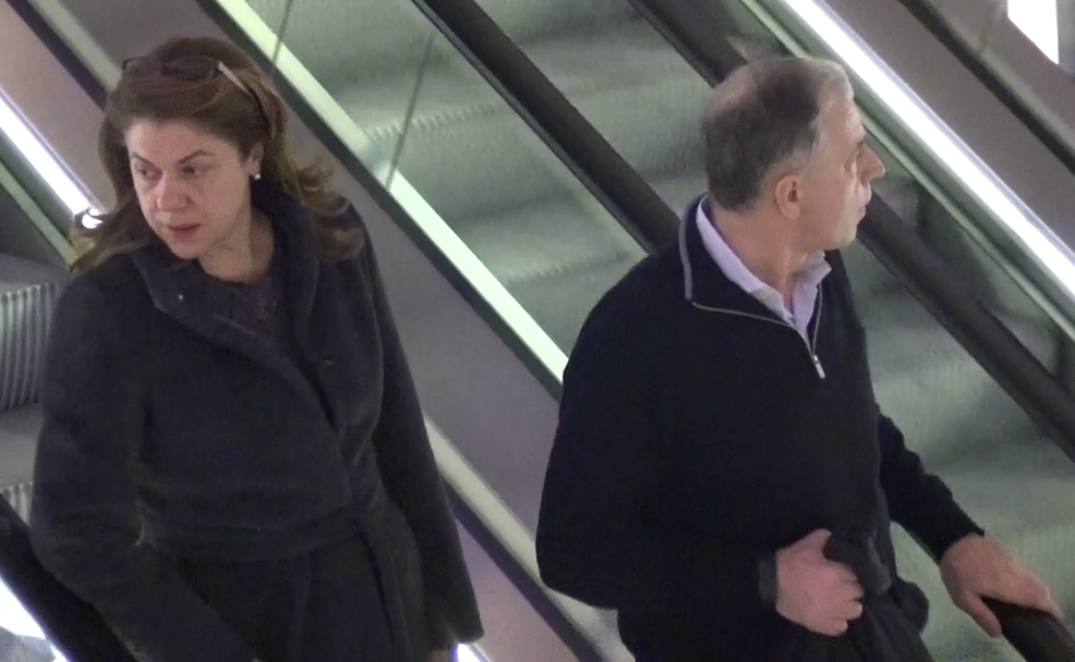 Cei doi n-au comunicat mai deloc si si-au ferit privirile la iesirea de la cinema