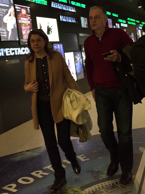 A doua zi, sotii Geoana au mers iar la film si au parut la fel de suparati