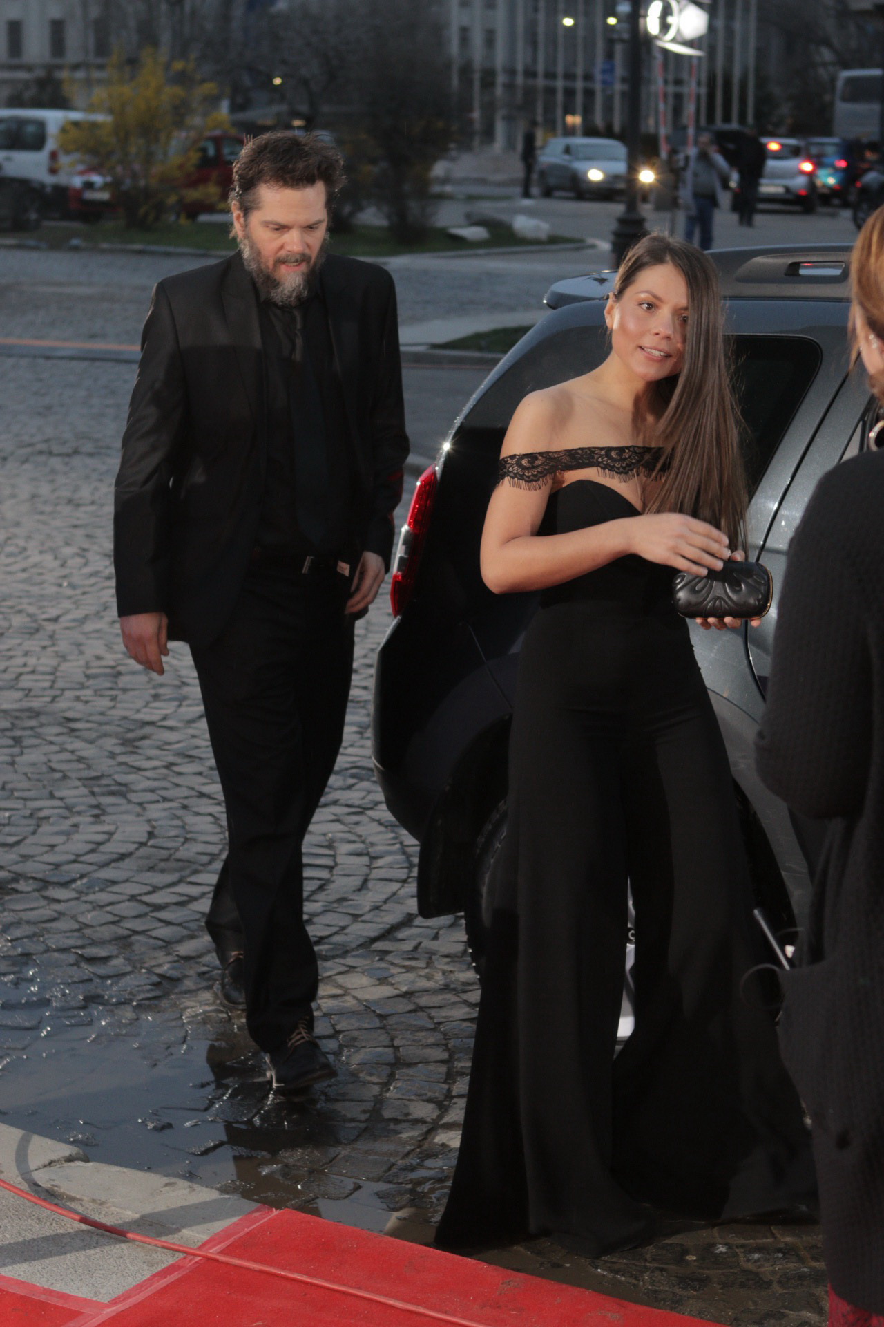 Florin Piersic. jr si iubita lui au atras atentia pe covorul rosu