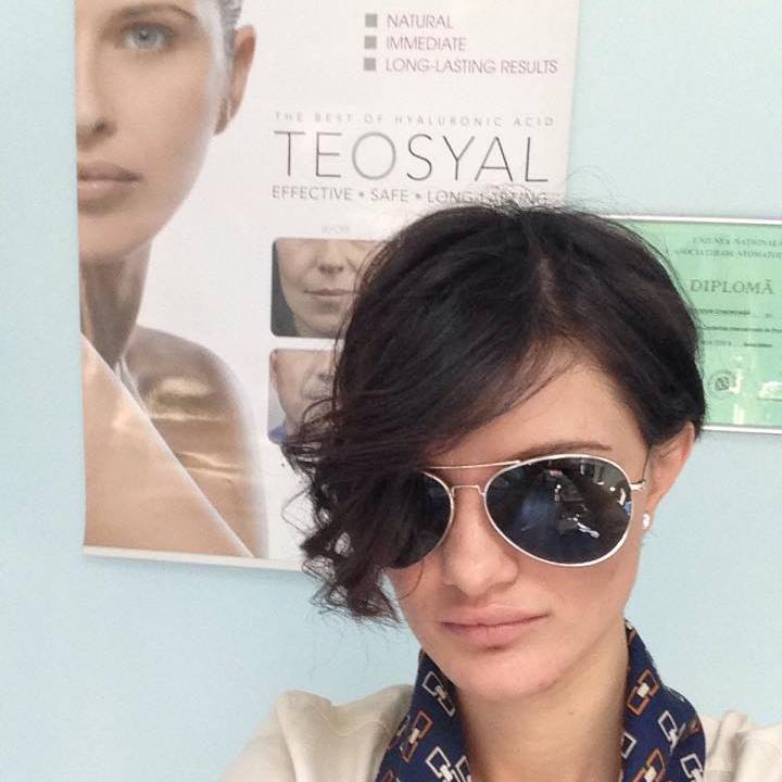 Bruneta nu a rezistat atractiei pe care o are fata de 