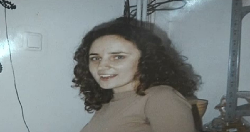 Erika a murit la 25 de ani, ucisa in spatele blocului