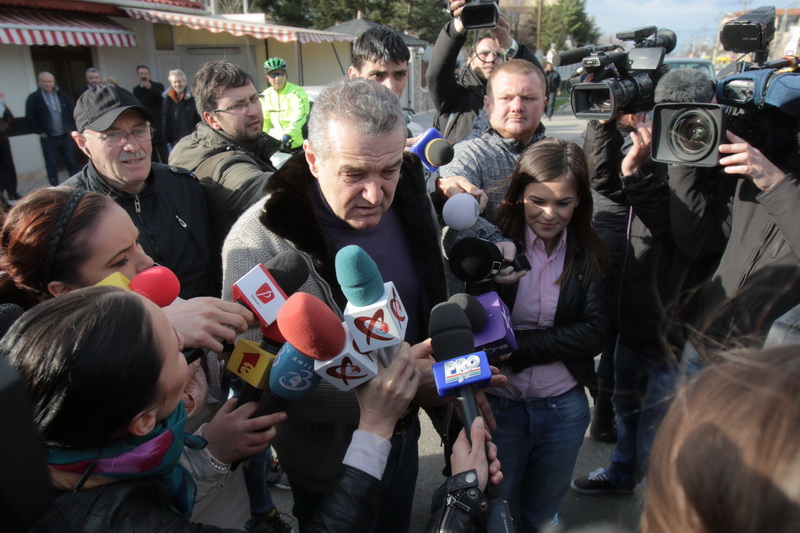 Gigi nu a vorbit cu presa