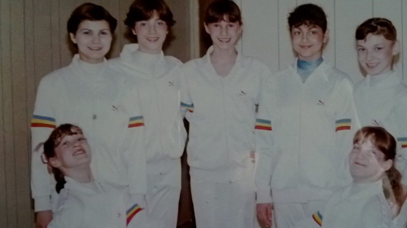 Doina Staiculescu impreuna cu colegele din generatia sa