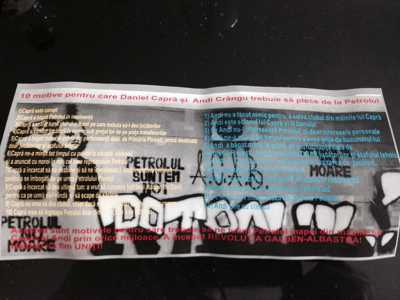 Acest manifest a fost impartit in tot stadionul 