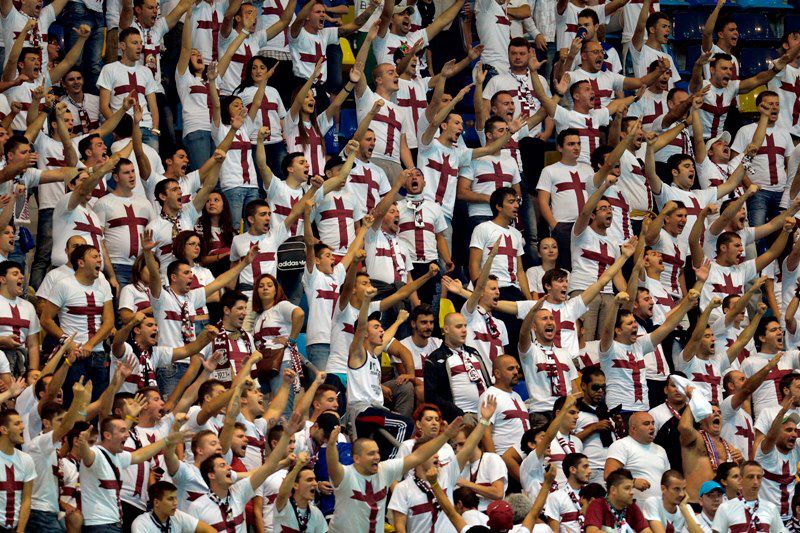 Ultrasii Rapidului au facut prapad intr-o benzinarie din Aiud