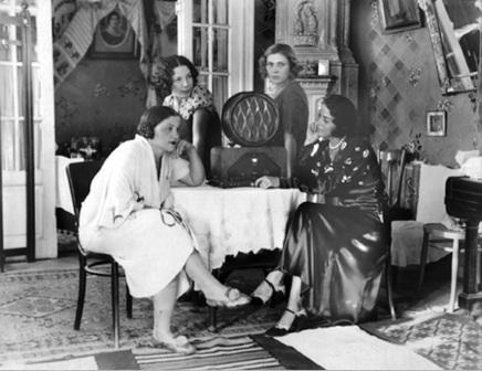 Atmosfera din bordelurile de la Crucea de Piatra