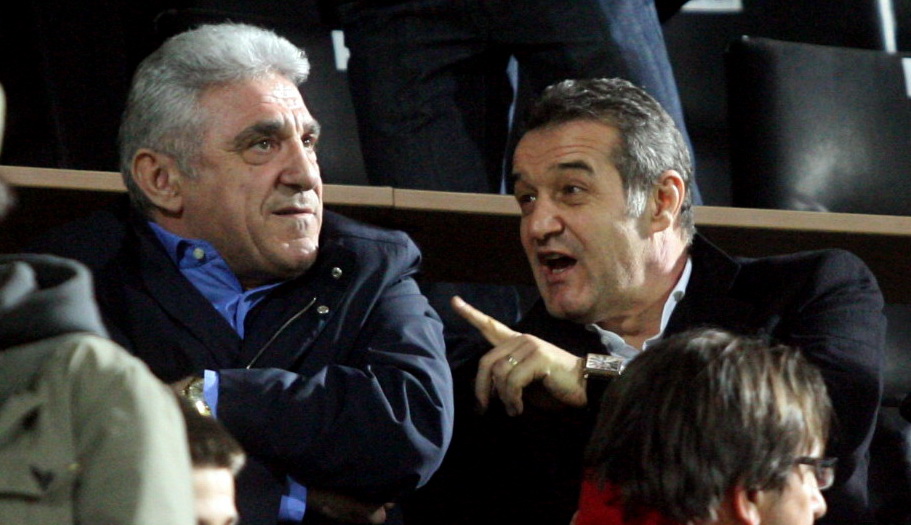 Giovani a izbucnit in lacrimi cand l-a vazut pe varul sau la mormantul mamei sale