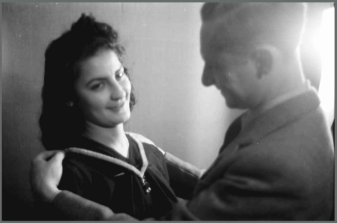 Cadru din Bucurestiul vechi in zi de sarbatoare