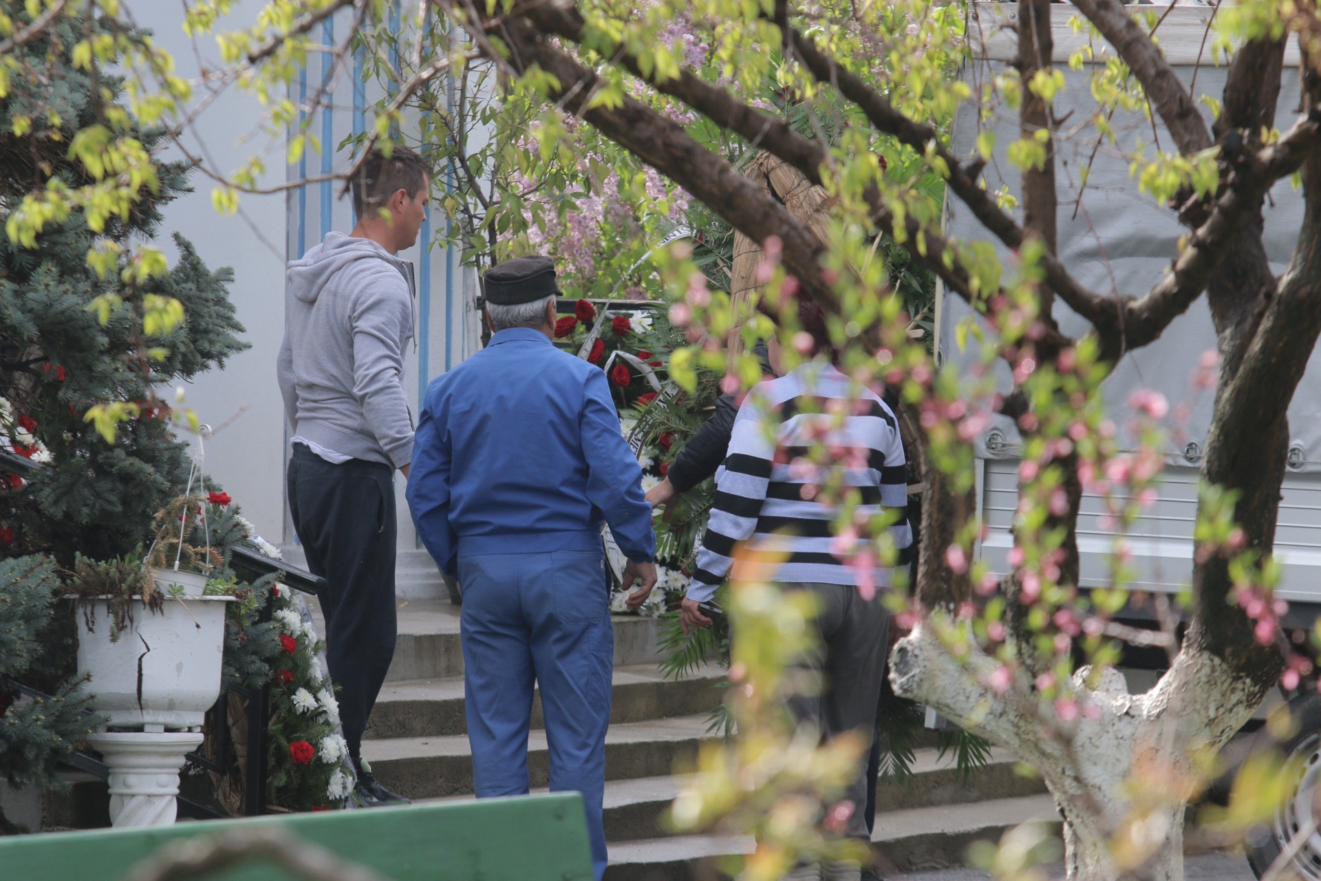 Pregatirile pentru inmormantare sunt pe ultima suta de metri