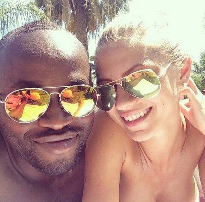 Tamuz si iubita lui au mers impreuna in vacanta