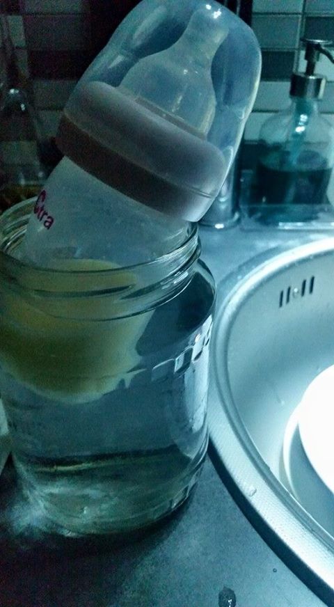 Florin Dumitrescu a gasit imediat cum sa incalzeasca laptele fiicei sale