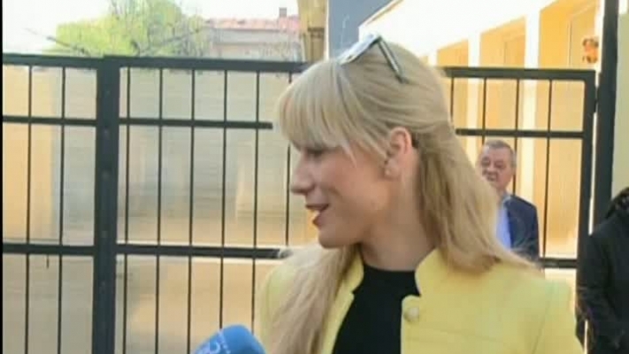 Iubita l-a vizitat pe Mazare in arest (foto:rtv.net)