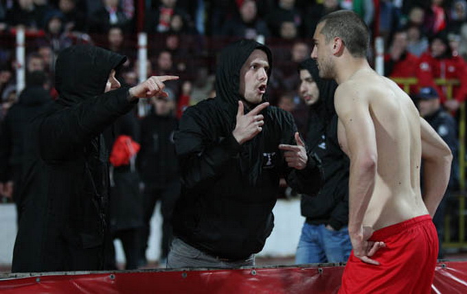 Nikolic a fost certat de fanii bulgari