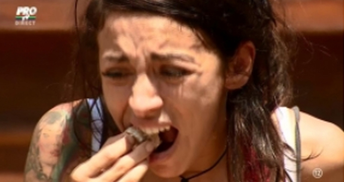 Ruby s-a umplut de bube in jungla