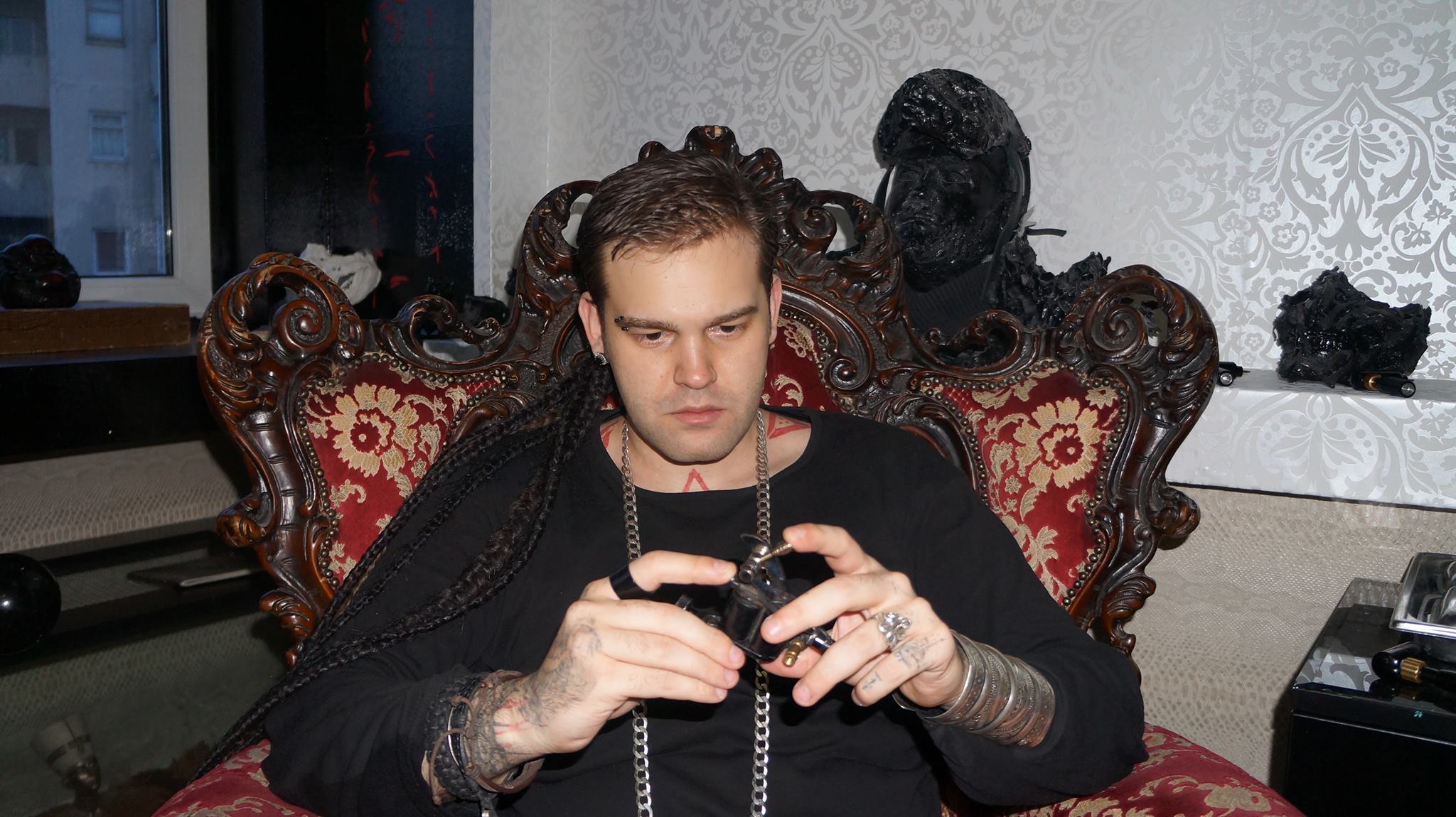 Robert Modreanu recomanda cele mai bune metode prin care iti poti proteja tatuajul