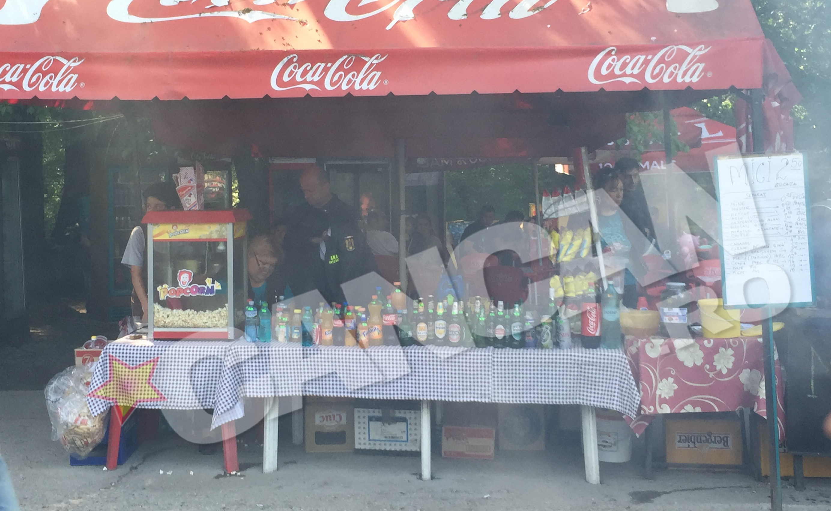 Reprezentantii fiscului abia mai pot vedea prin fumul gros