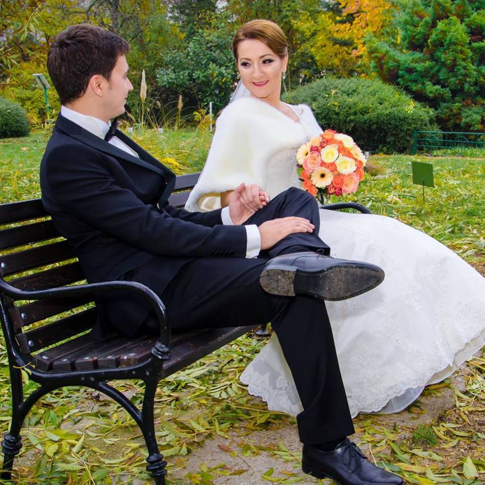 Simona s-a casatorit anul trecut cu barbatul pe care il iubeste