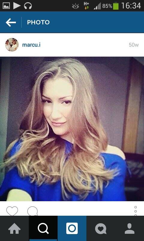 Iubita fotbalistului nu vrea sa faca publica relatia cu acesta