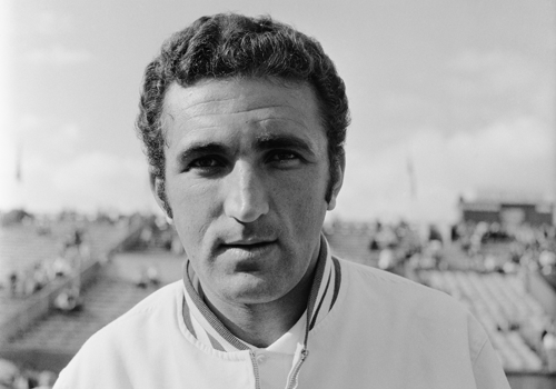 Ion Tiriac a pierdut un pariu si a fost nevoit sa-si rada mustata