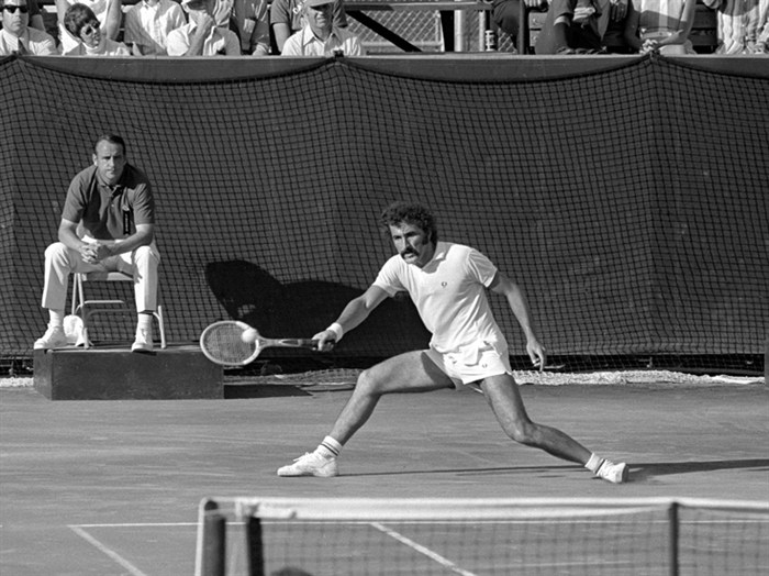 Ion Tiriac intr-un meci de Cupa Davis