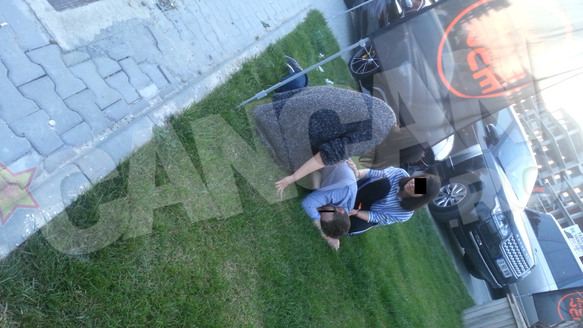 Un adolescent a adormit in zori pe spatiul verde