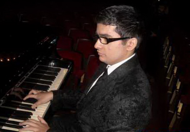 Alexandru a ridicat sala in picioare cu interpretarea sa