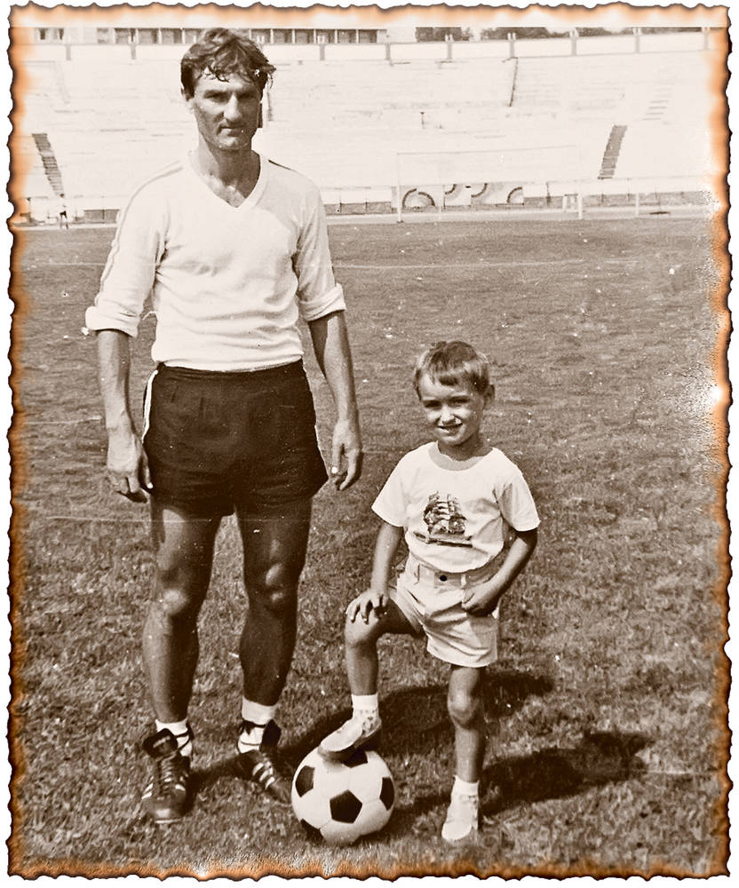 Gheorghe Burleanu si fiul sau Razvan, pe atunci in varsta de doar cativa ani