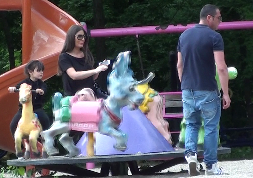 Sabin Ilie i s-a alaturat sotiei lui Daniel Niculae si a impins caruselul