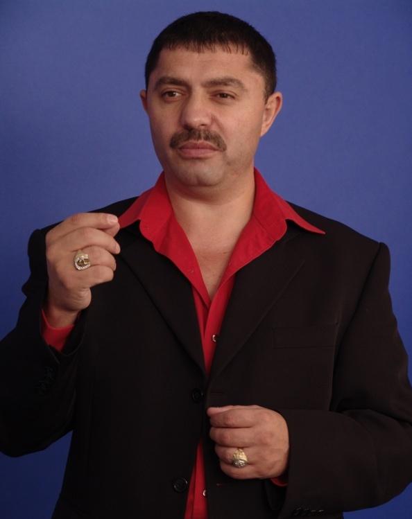 Guta tine cu dintii de bani