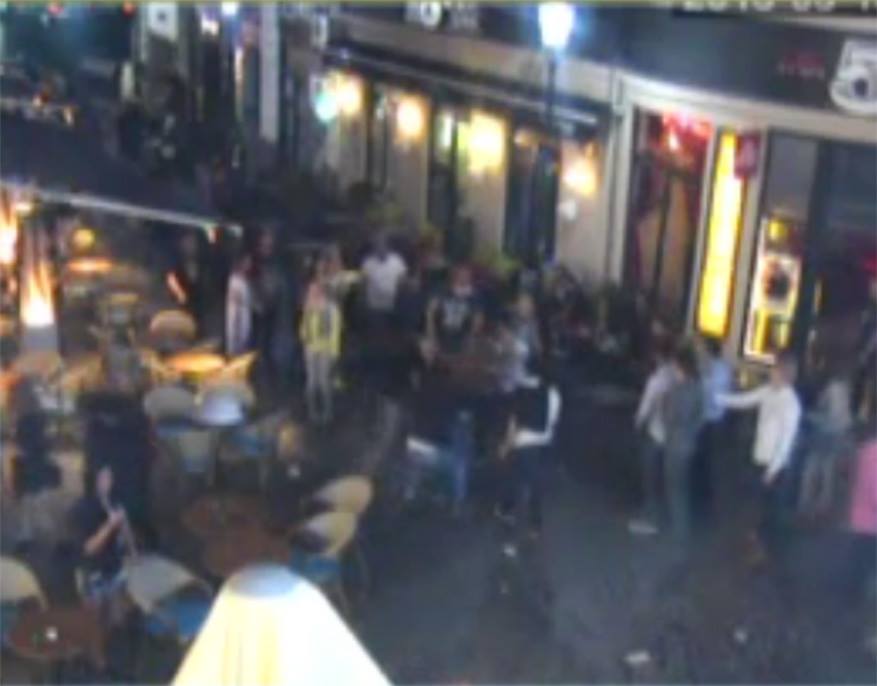 Acesta este momentul in care a inceput bataia