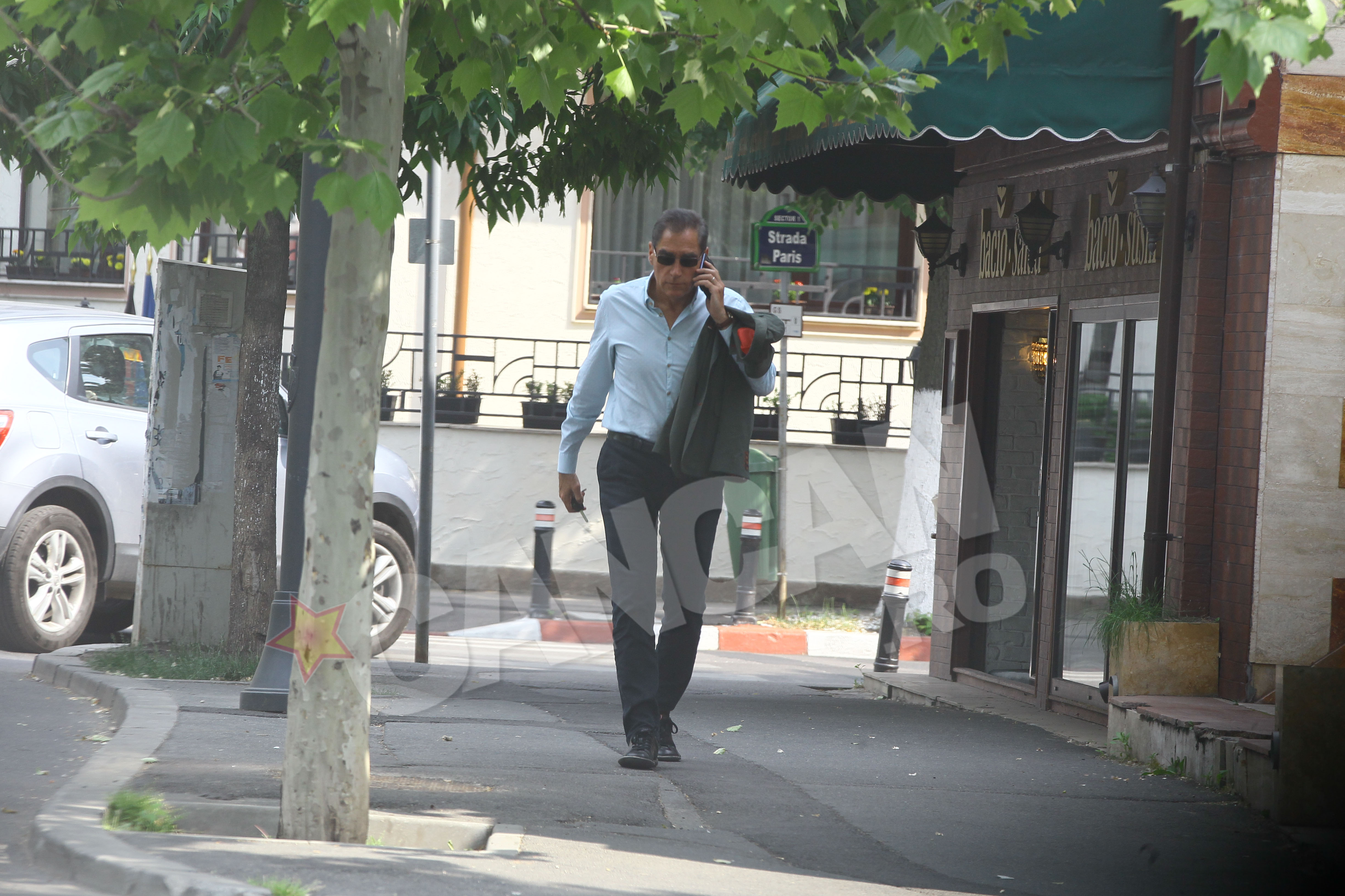 Fostul premier are o tinuta eleganta