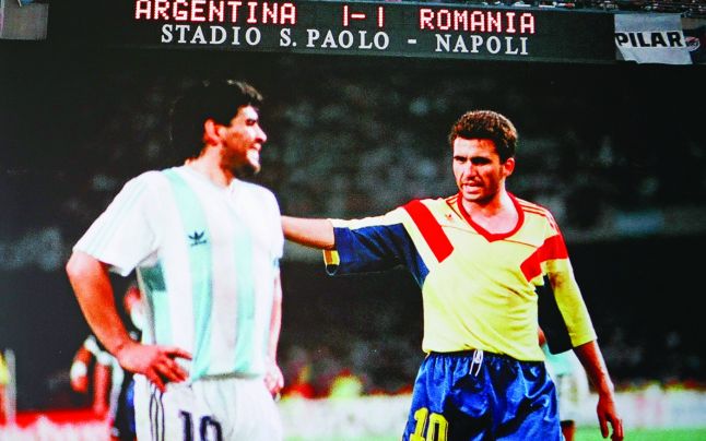 Hagi si Maradona s-au intalnit in 1990, la turneul final din Italia