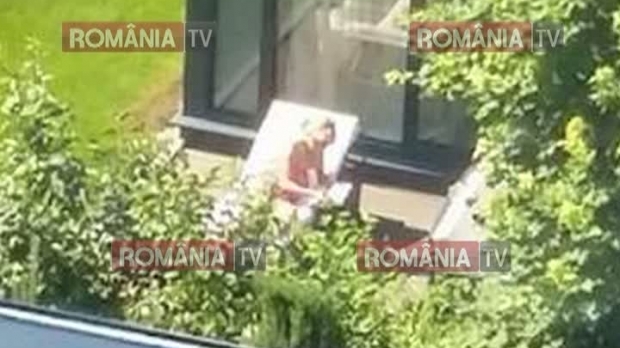 Elena Udrea se bucura de soare