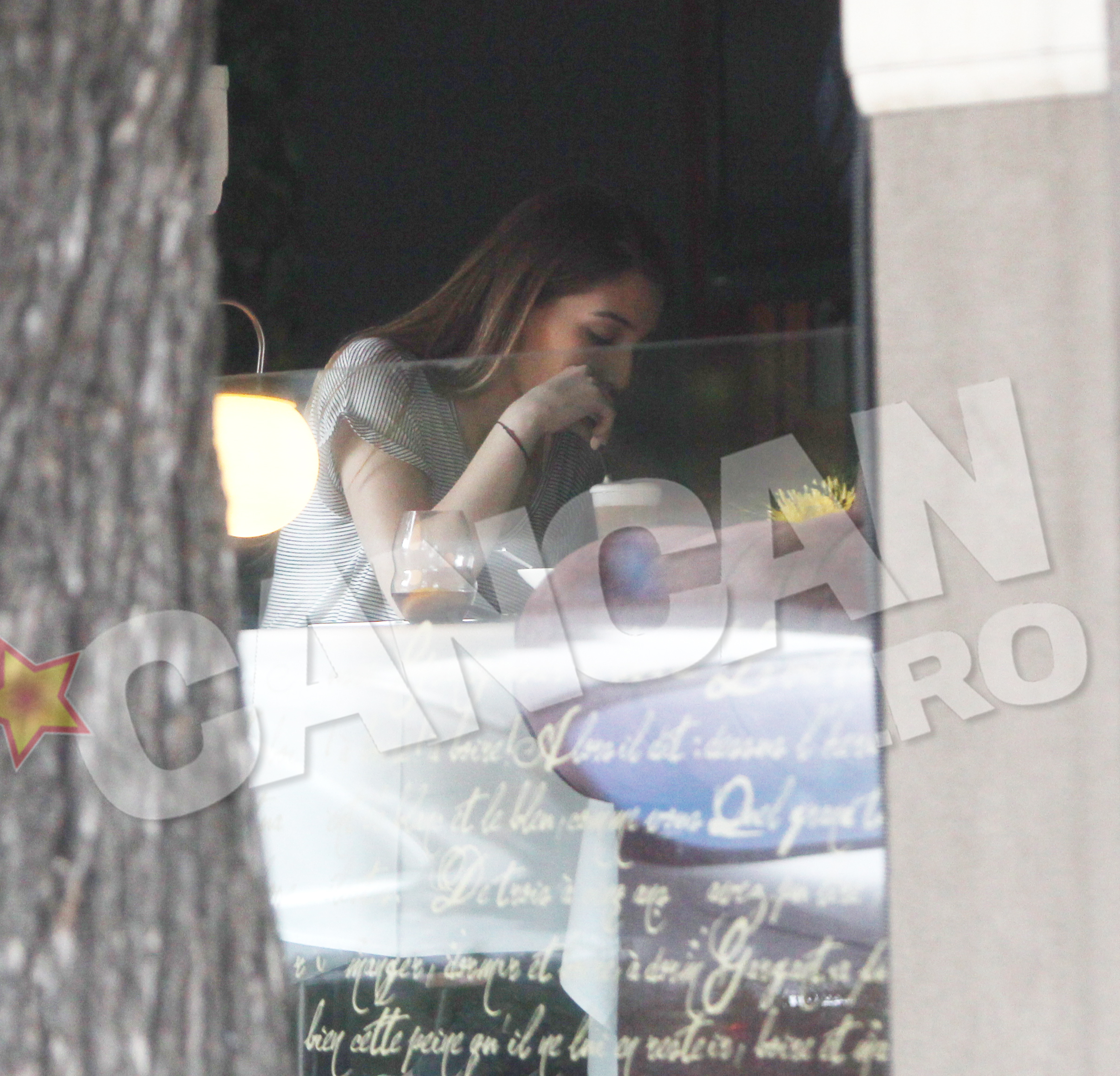 Alexandra Becali serveste bautura ei preferata