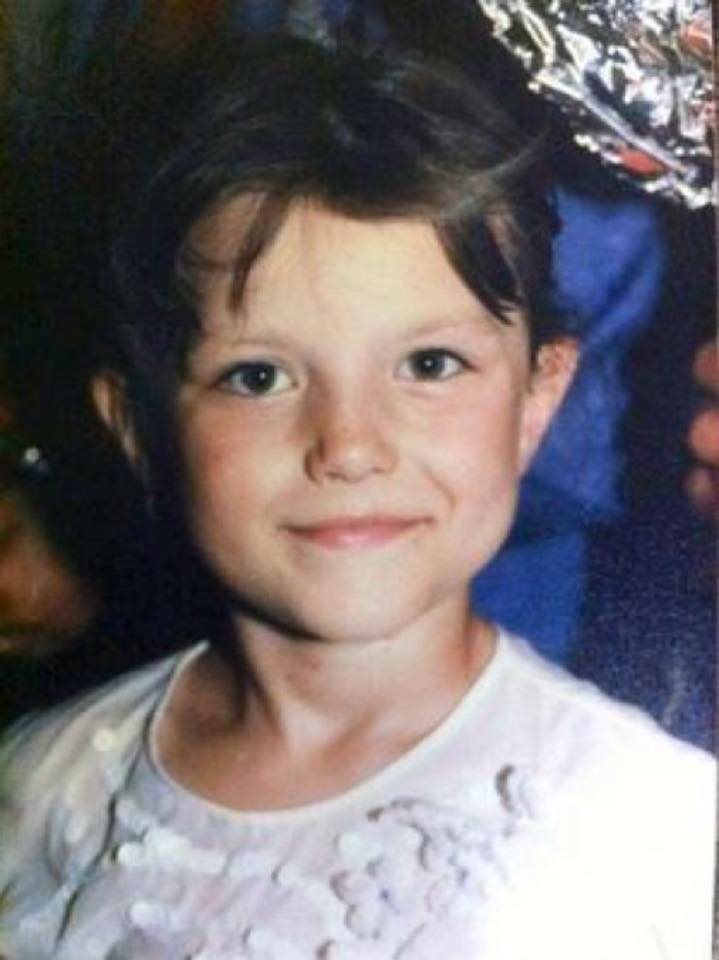 Elena Gheorghe in copilarie