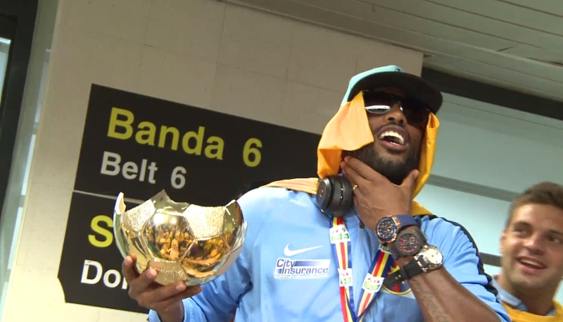 Varela l-a imitat pe Ousmane si la sosirea pe aeroportul din Bucuresti