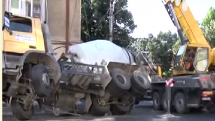 Betoniera s-a rasturnat