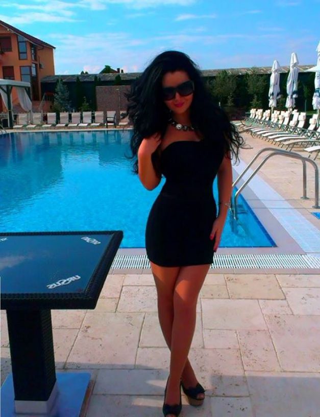 Mii de persoane au cvondus-o pe ultimul drum pe Paula Rat