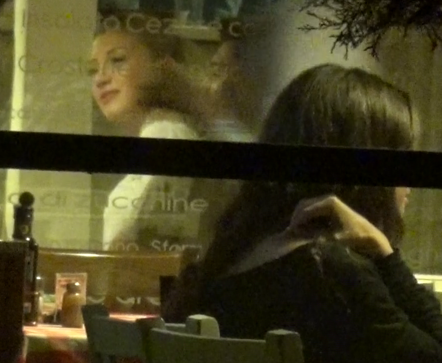 Ioana este constanteanca si urmeaza cursurile Facultatii de Medicina din Bucuresti