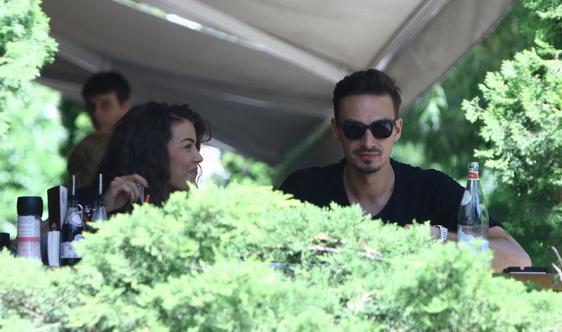 Raluca a fost cu zambetul pe buze in compania iubitului ei